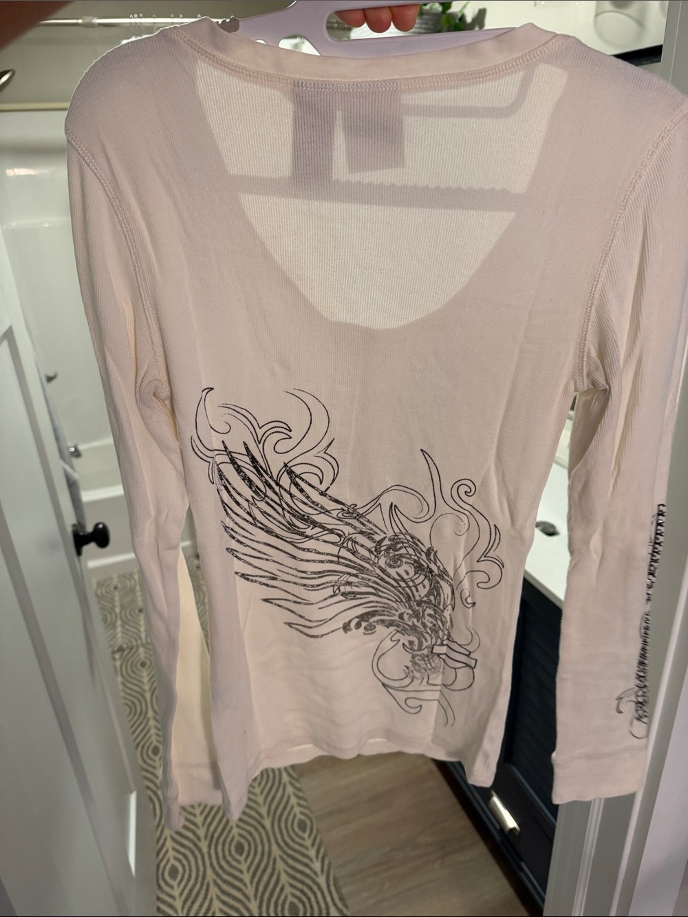 Ladies Size Medium Harley-Davidson Cream Long-Sleeve Graphic Henley GUC - Picture 7 of 7